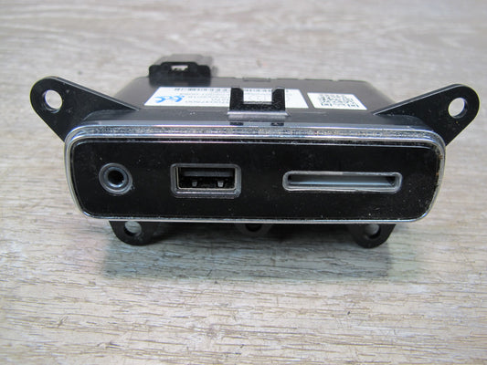 2017-2020 Maserati Levante M161 Center Console USB Port AUX Jack Socket