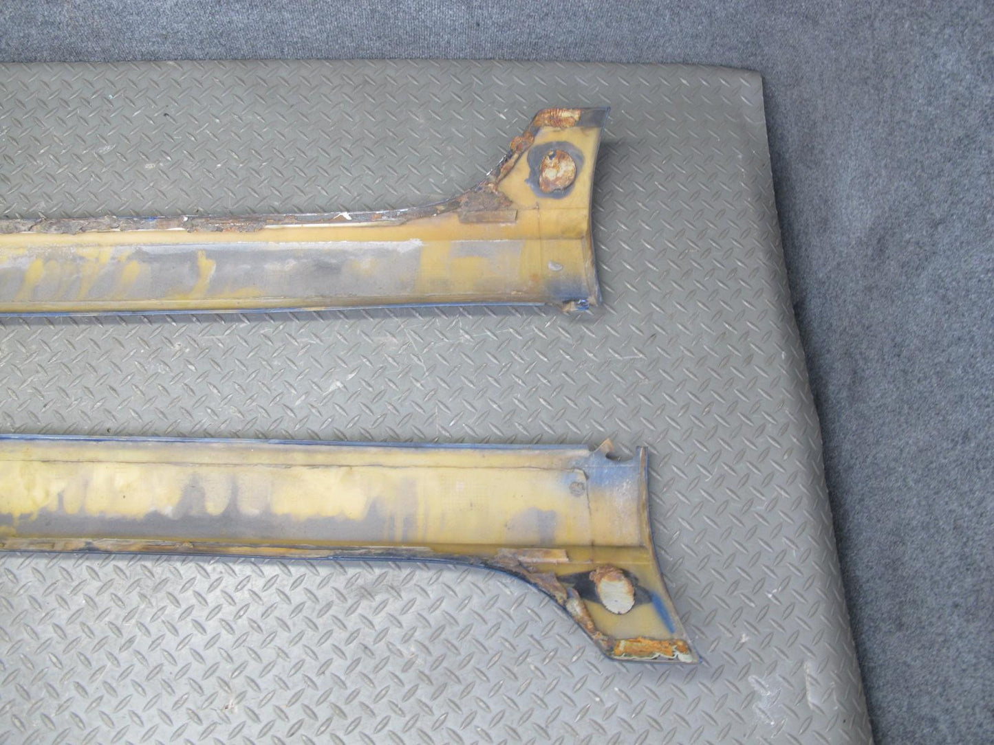 06-09 VW R32 GTI 2-DR Left & Right Side Skirt Rocker Panel Deepblue OEM