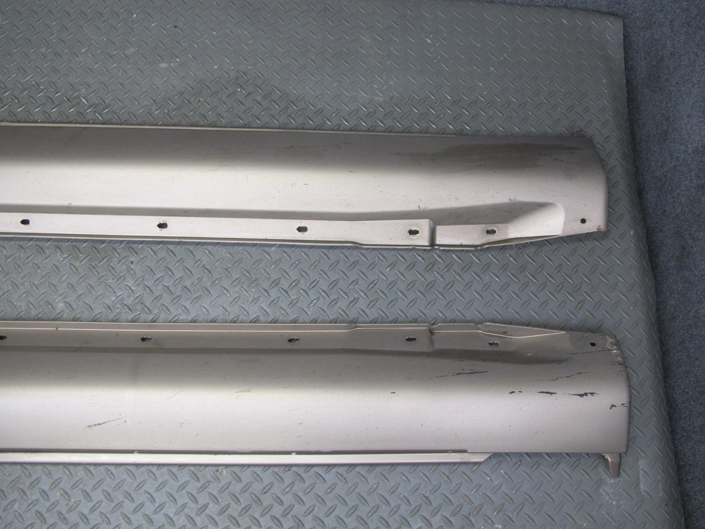 95-97 Lexus UCF20L LS400 Set of 4 Side Skirt Rocker Panel Molding Set Beige OEM