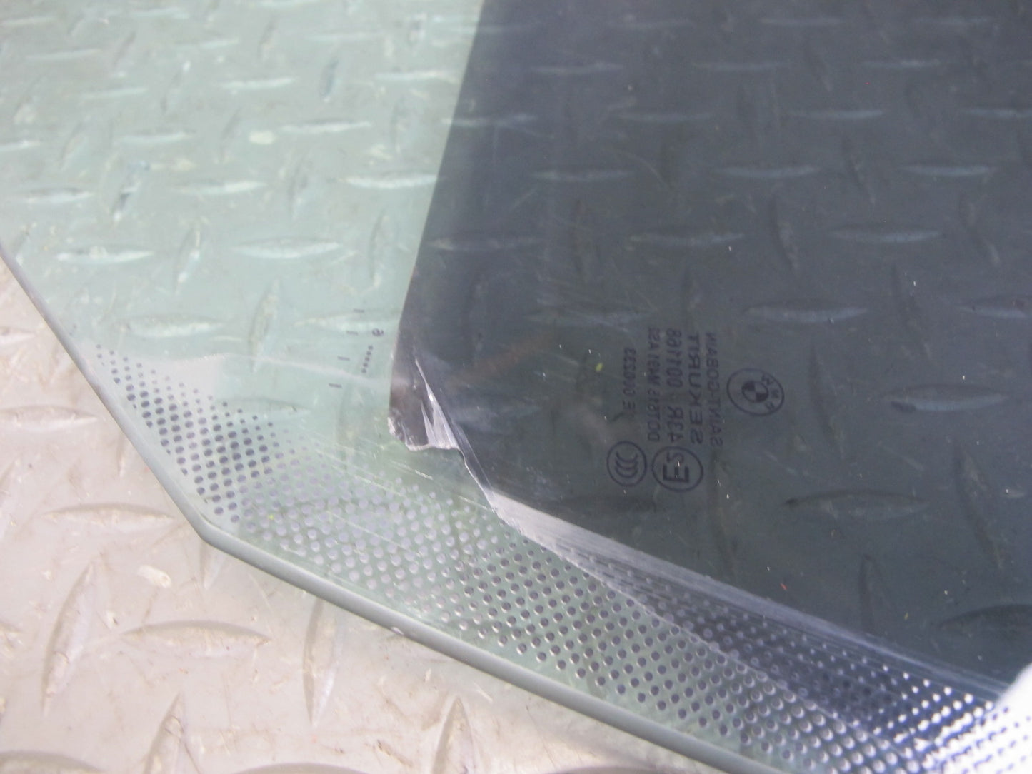 2006-2010 BMW E63 Coupe Right Passenger Door Glass Window
