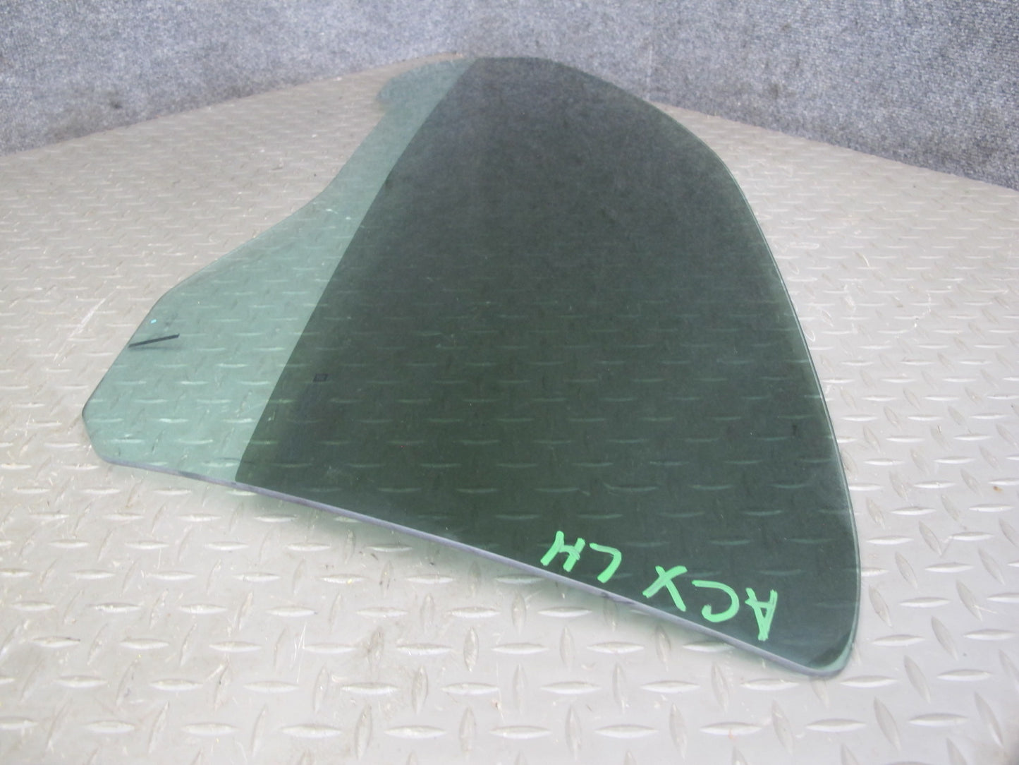 2004-2009 Cadillac XLR Left Driver Side Door Window Glass