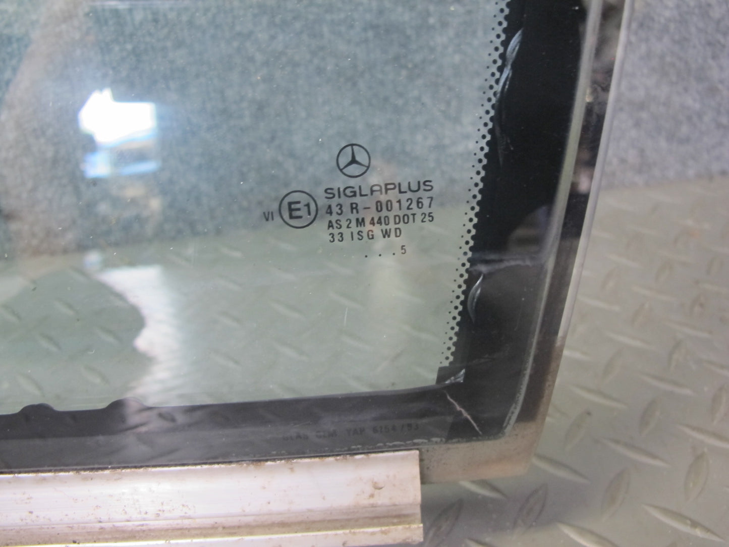 94-99 Mercedes W140 S-class Sedan Front Left Driver Door Glass Window OEM