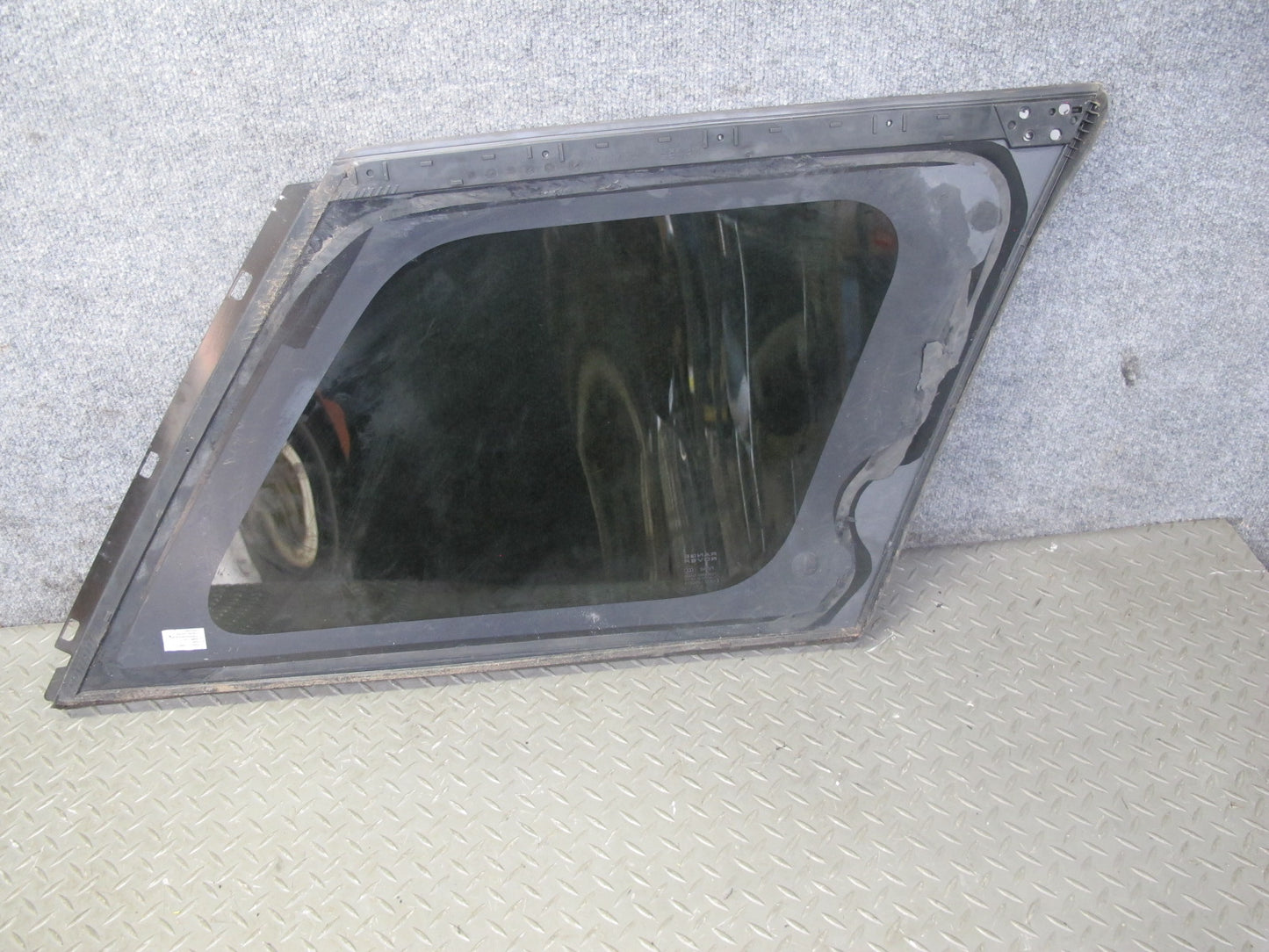 2013-2022 Land Range Rover L405 Rear Left Quarter Glass Window