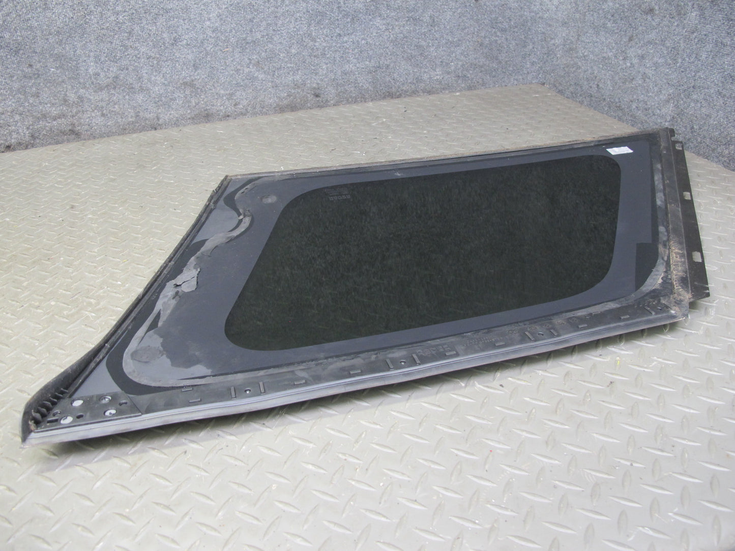 2013-2022 Land Range Rover L405 Rear Left Quarter Glass Window