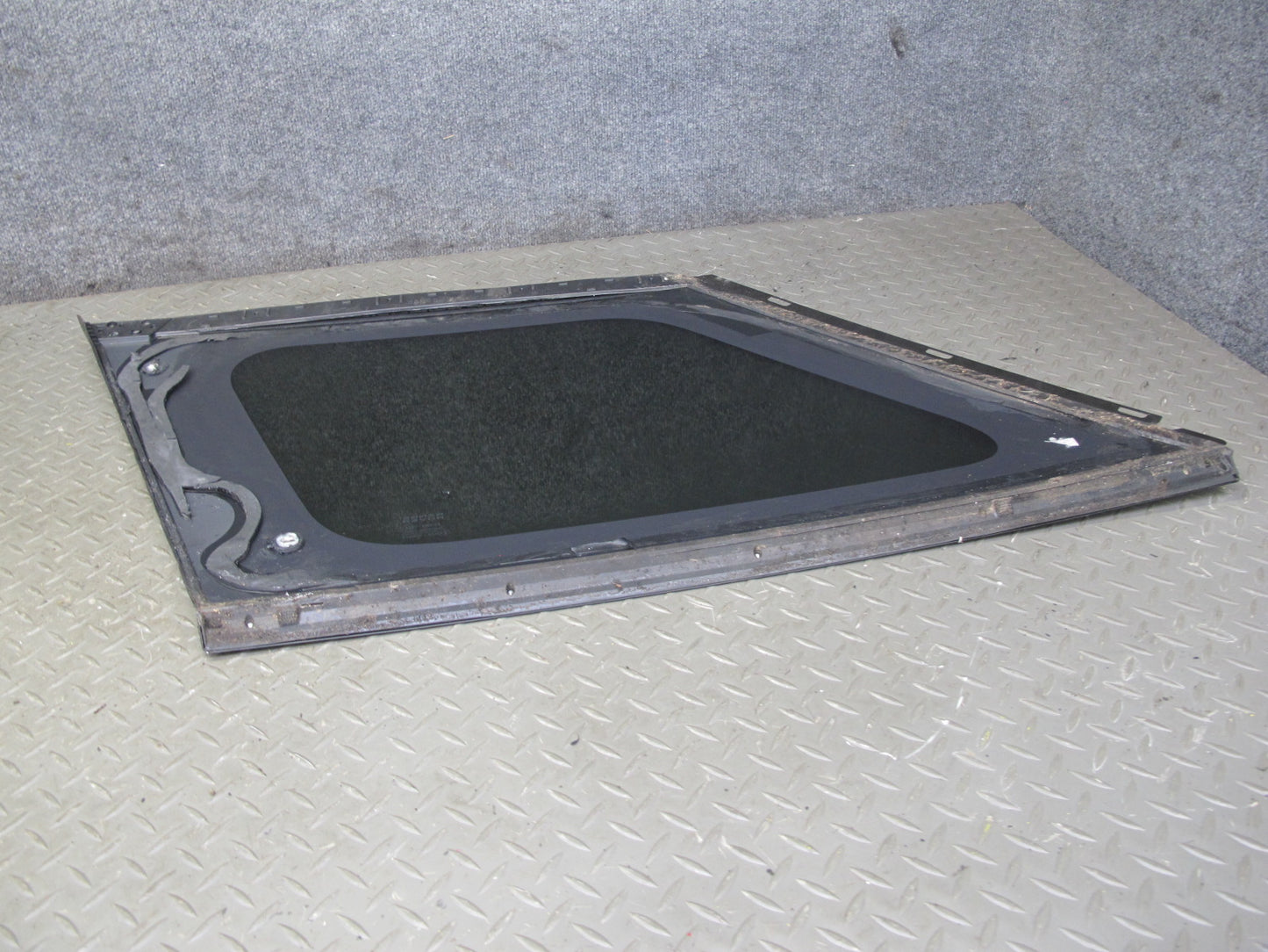 2013-2022 Land Range Rover L405 Rear Right Quarter Glass Window