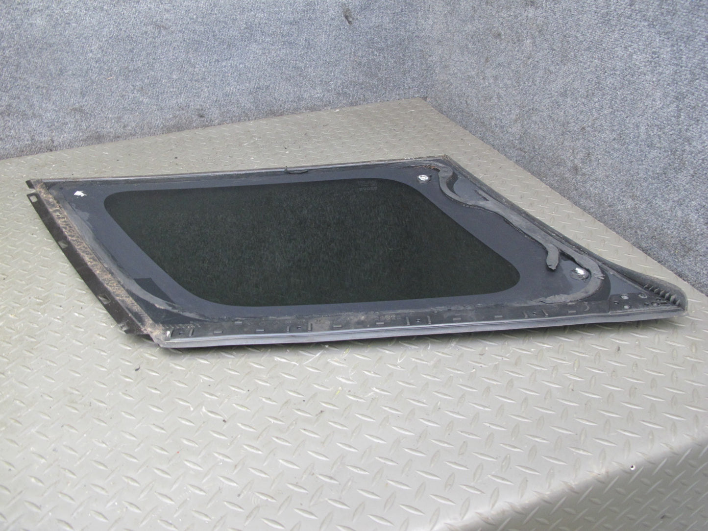 2013-2022 Land Range Rover L405 Rear Right Quarter Glass Window