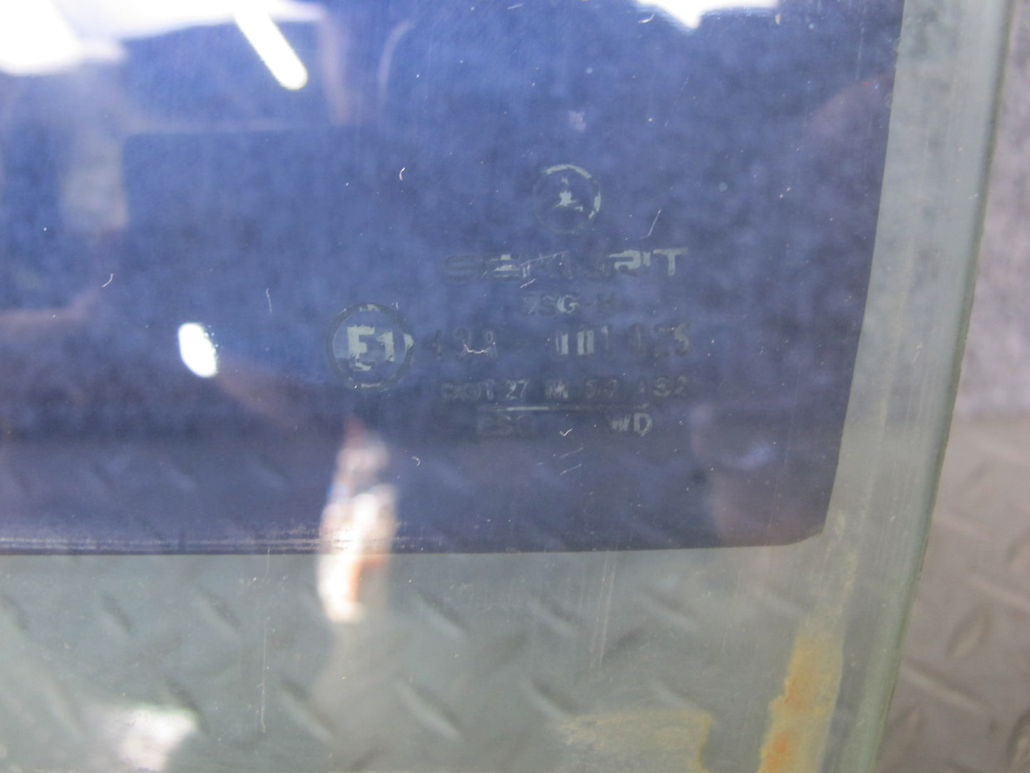 86-91 Mercedes W126 Sedan Front Left Driver Door Glass Window Tinted OEM