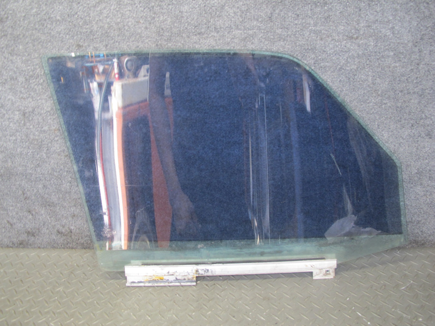 86-91 Mercedes W126 Sedan Front Left Driver Door Glass Window Tinted OEM