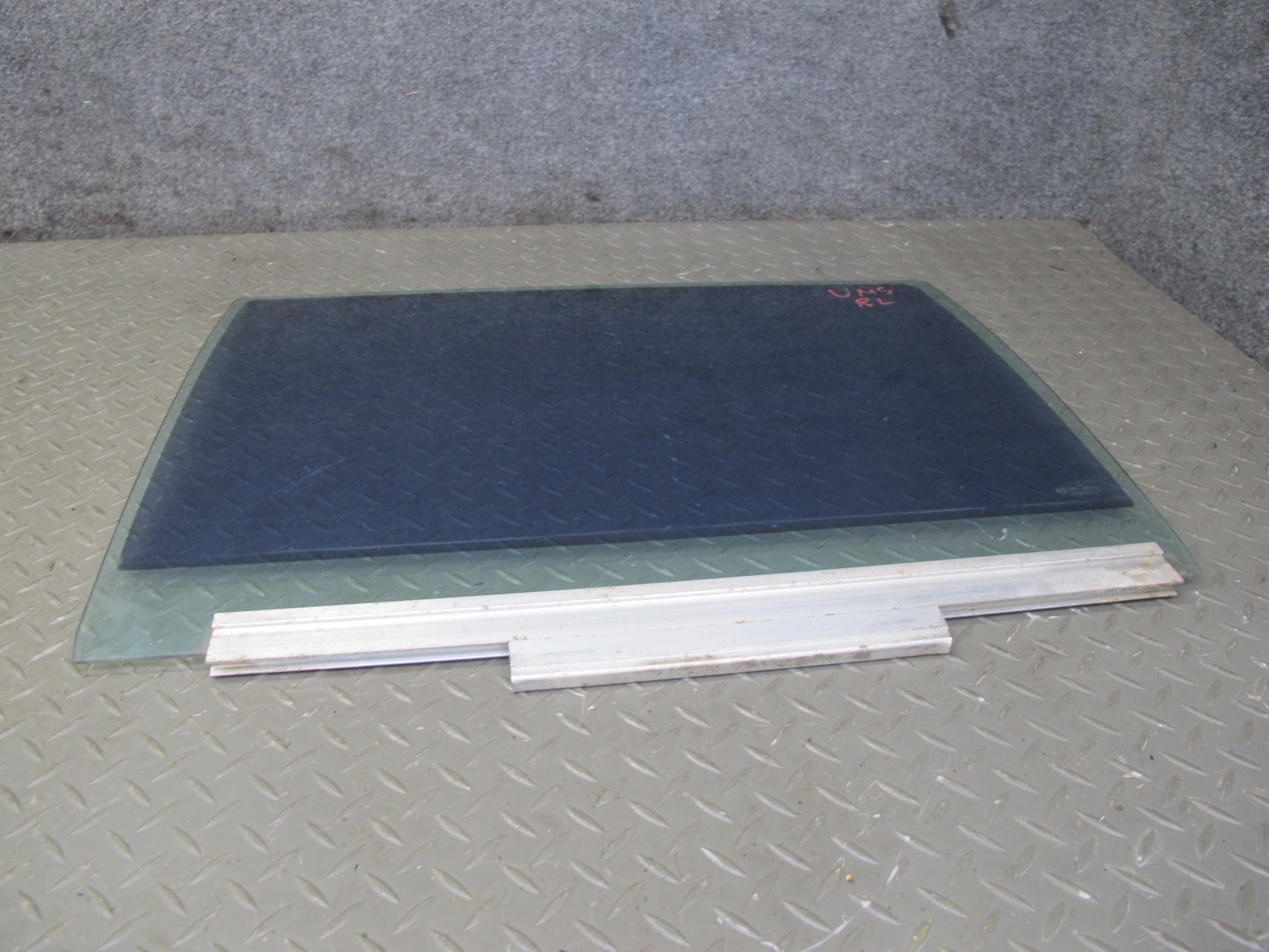86-91 Mercedes W126 Sedan Rear Left Door Glass Window Tinted OEM