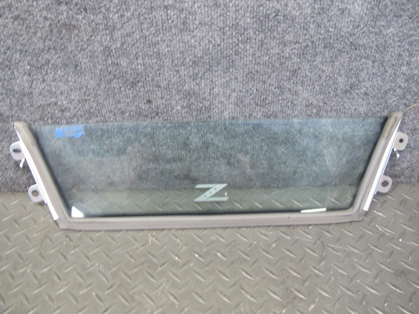 04-09 Nissan 350Z Z33 Convertible Rear Wind Deflector Glass OEM