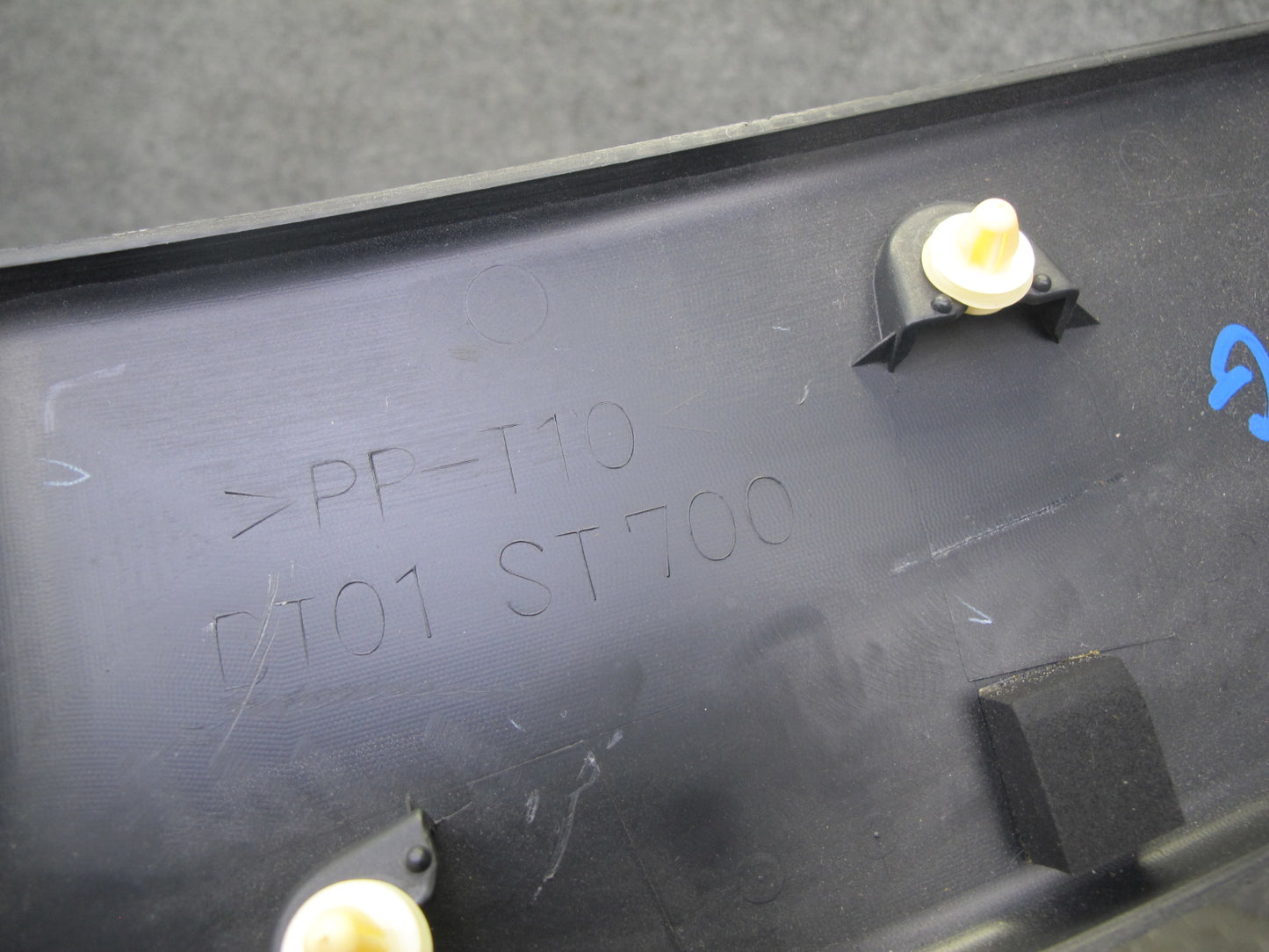 04-09 Nissan 350Z Z33 Convertible Front TOP Roof BOW Latch Trim Panel Black OEM