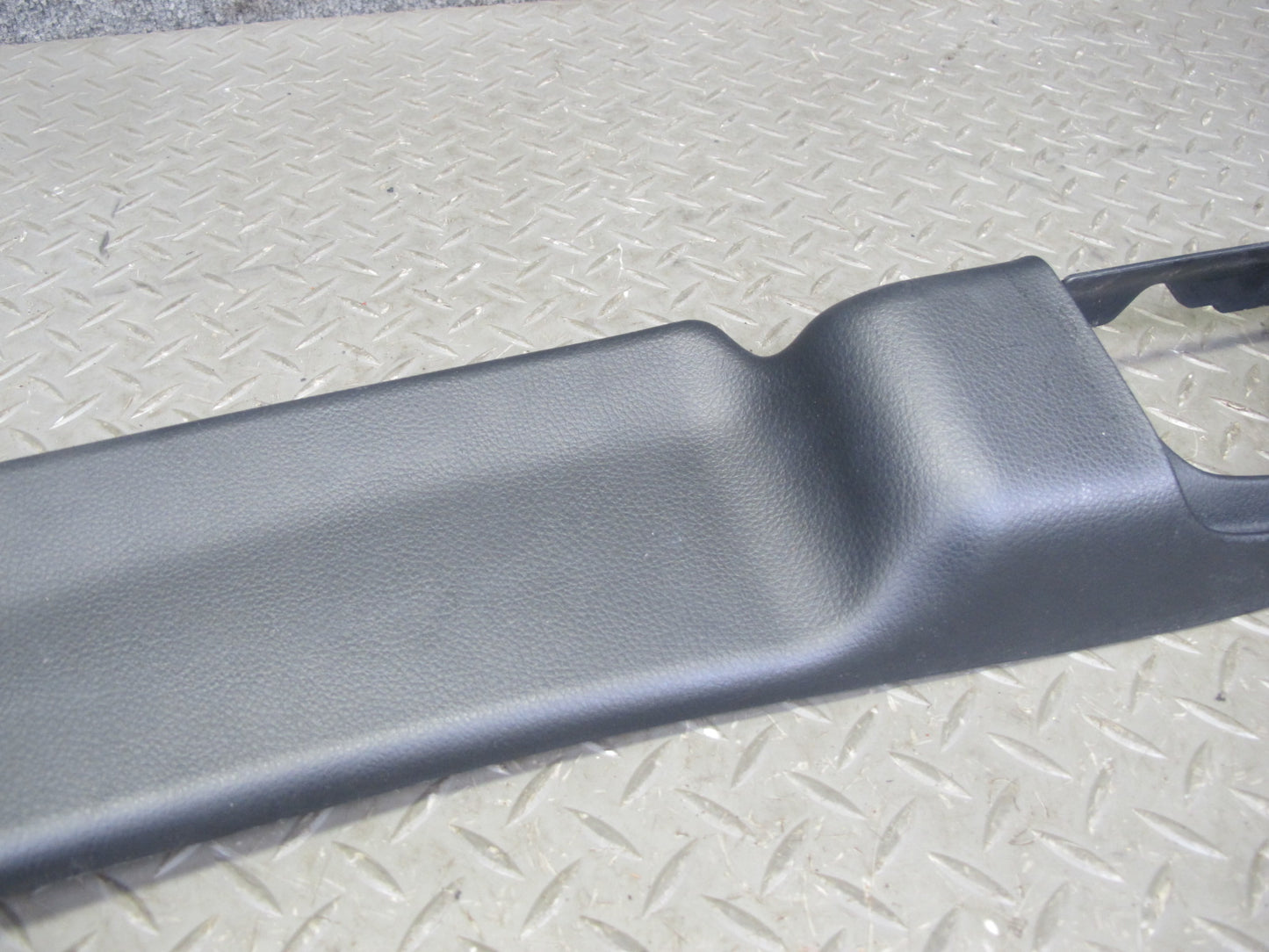 04-09 Nissan 350Z Z33 Convertible Front TOP Roof BOW Latch Trim Panel Black OEM