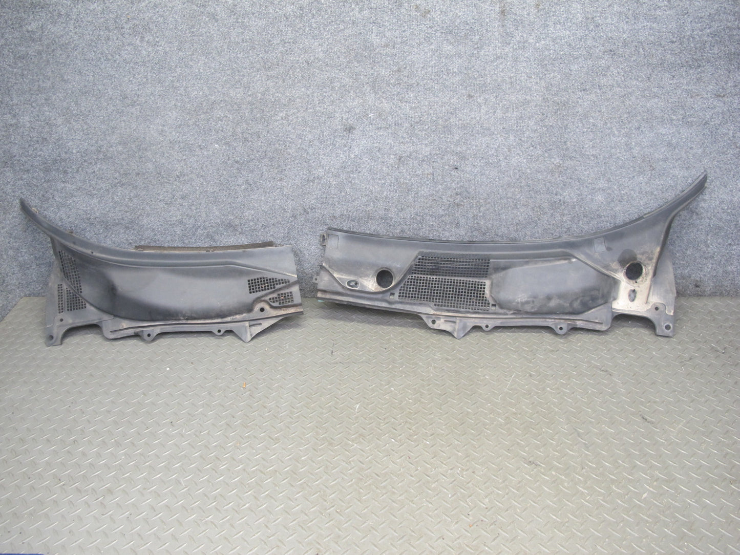 07-09 Nissan 350Z Z33 Convertible Front Windshield Cowl Trim Cover Panel Set OEM