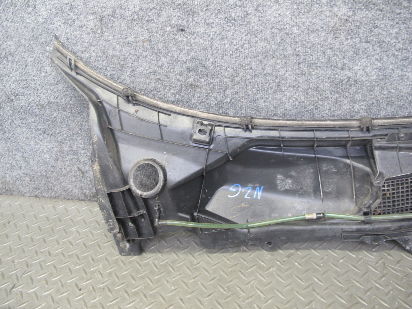 07-09 Nissan 350Z Z33 Convertible Front Windshield Cowl Trim Cover Panel Set OEM