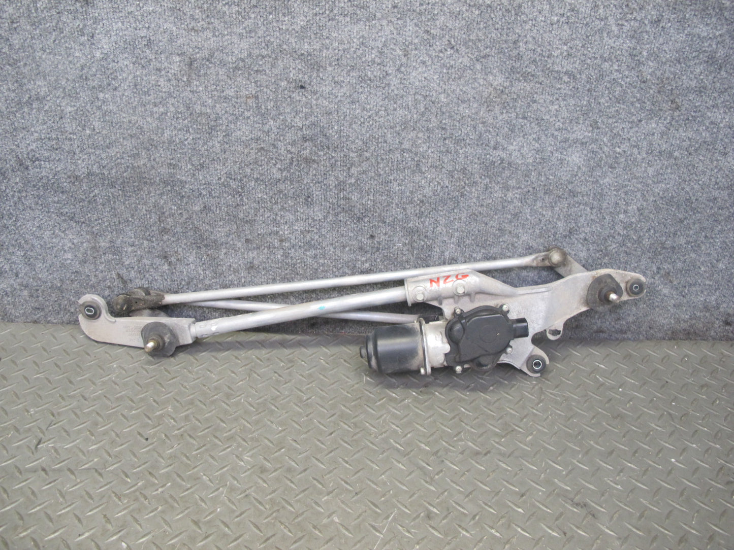 06-09 Nissan 350Z Z33 Convert Windshield Wiper Transmission Linkage & Motor OEM