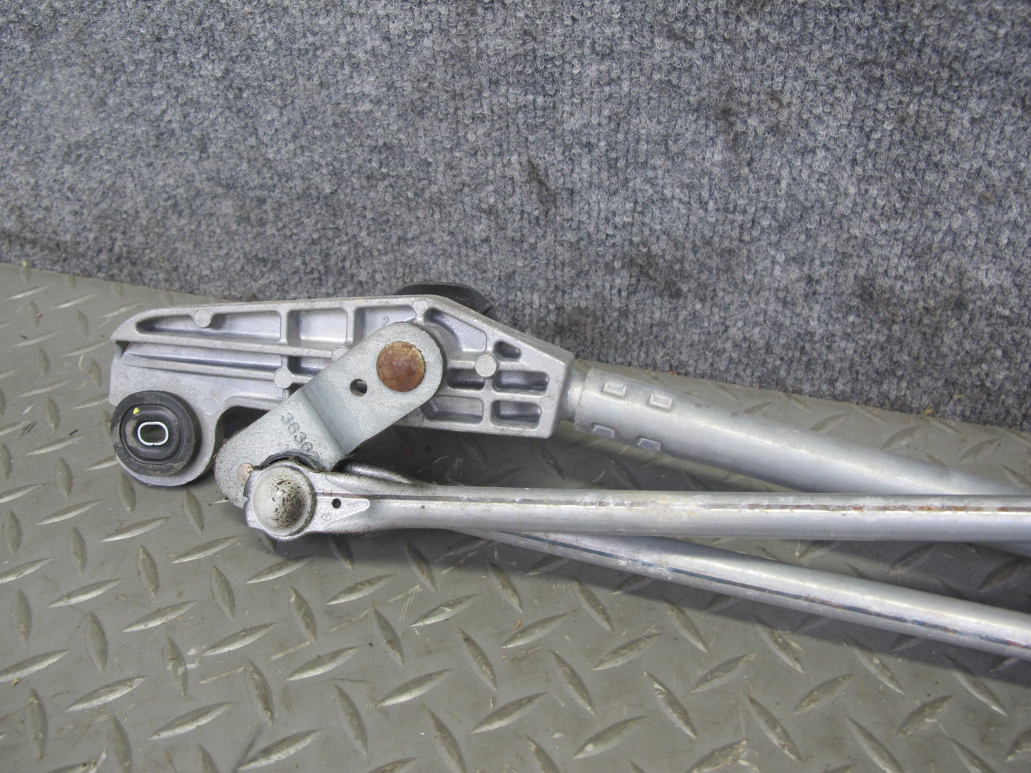 06-09 Nissan 350Z Z33 Convert Windshield Wiper Transmission Linkage & Motor OEM