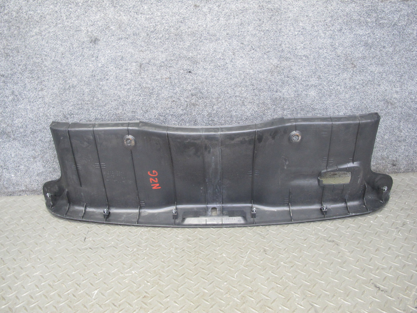 04-09 Nissan 350Z Z33 Convertible Rear Trunk Latch Trim Cover Panel Black OEM