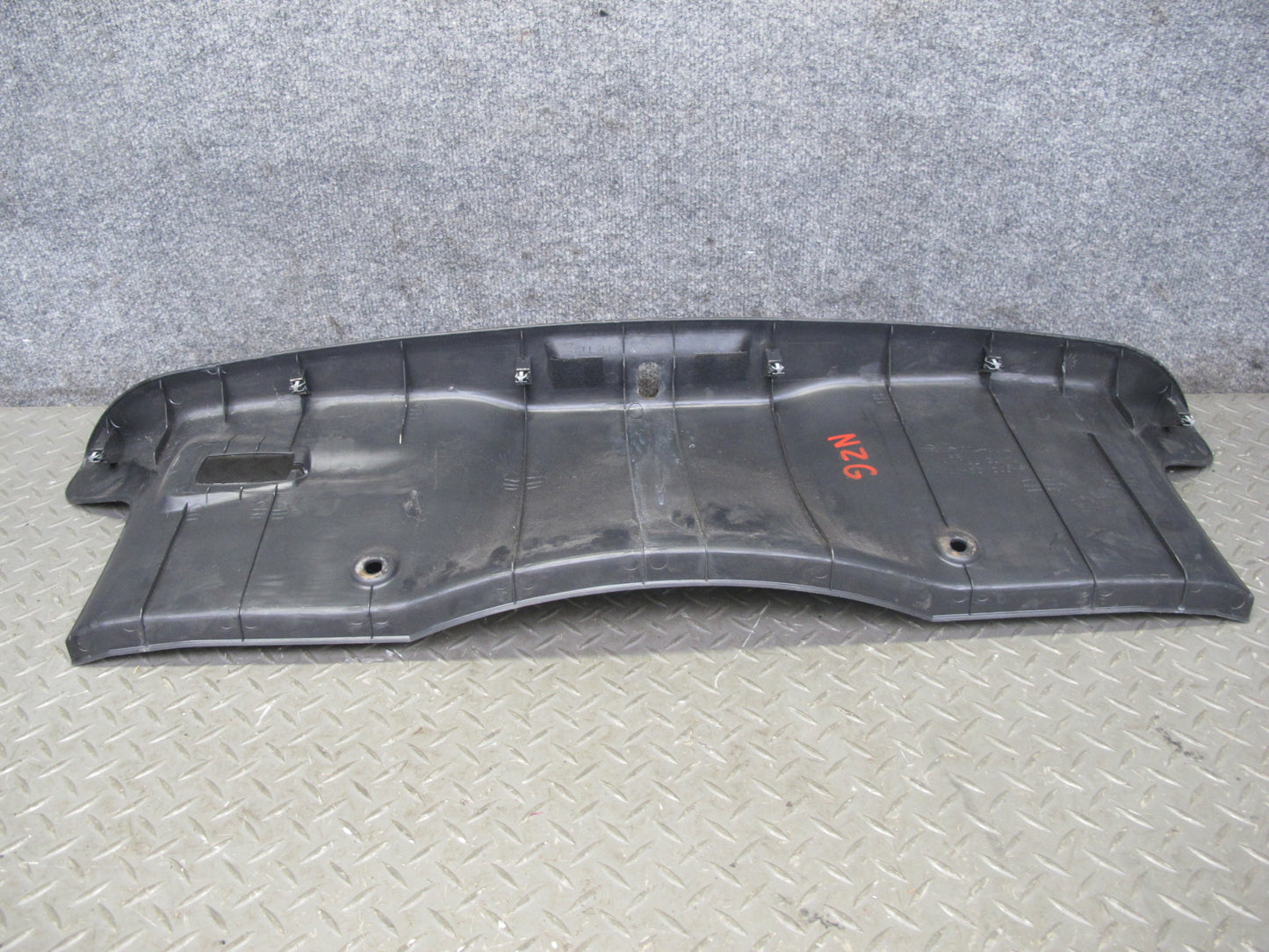 04-09 Nissan 350Z Z33 Convertible Rear Trunk Latch Trim Cover Panel Black OEM