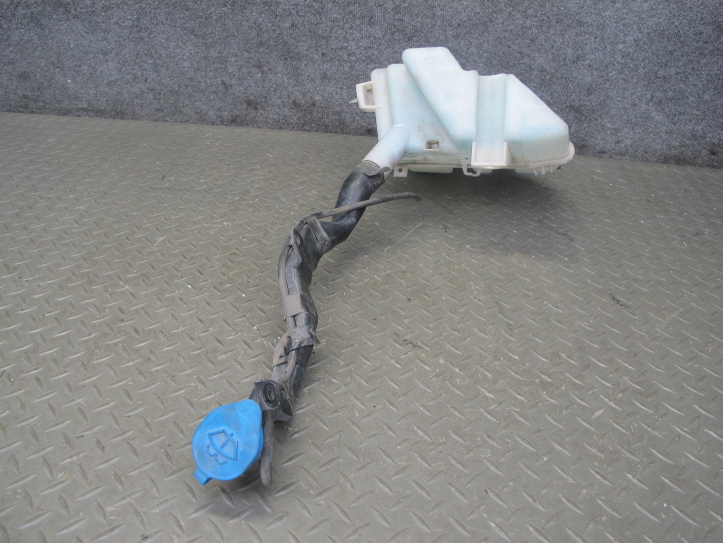 07-09 Nissan 350Z Z33 Conv Front Windshield Washer Reservoir w Neck & Pump OEM