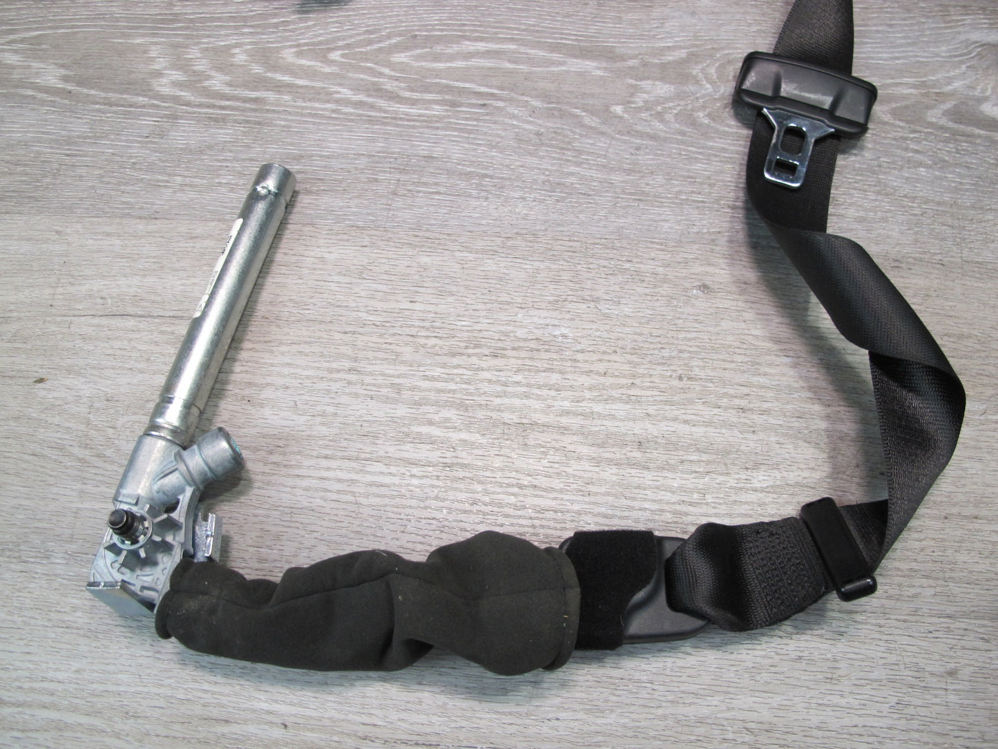 17-20 MASERATI LEVANTE M161 FRONT RIGHT PASSENGER SIDE SEATBELT RETRACTOR OEM