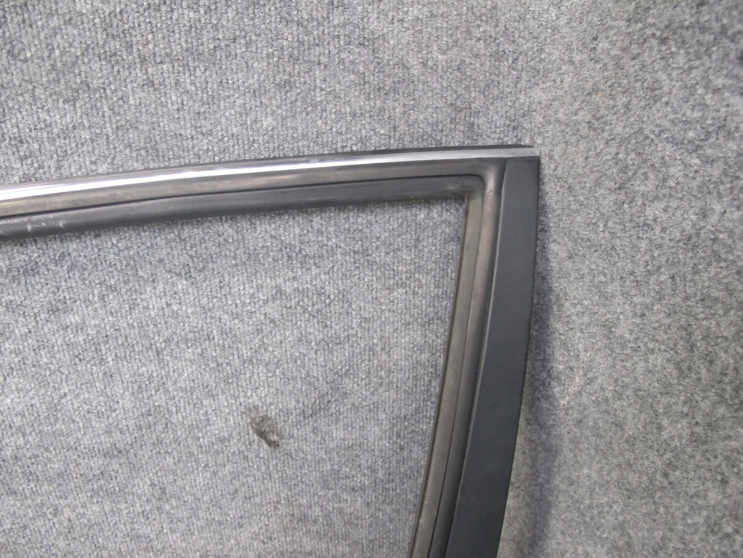 95-00 Lexus UCF20L LS400 Set of 2 Front Door Window Frame Trim Molding OEM