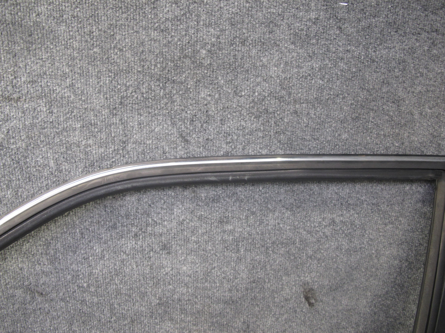 95-00 Lexus UCF20L LS400 Set of 2 Front Door Window Frame Trim Molding OEM