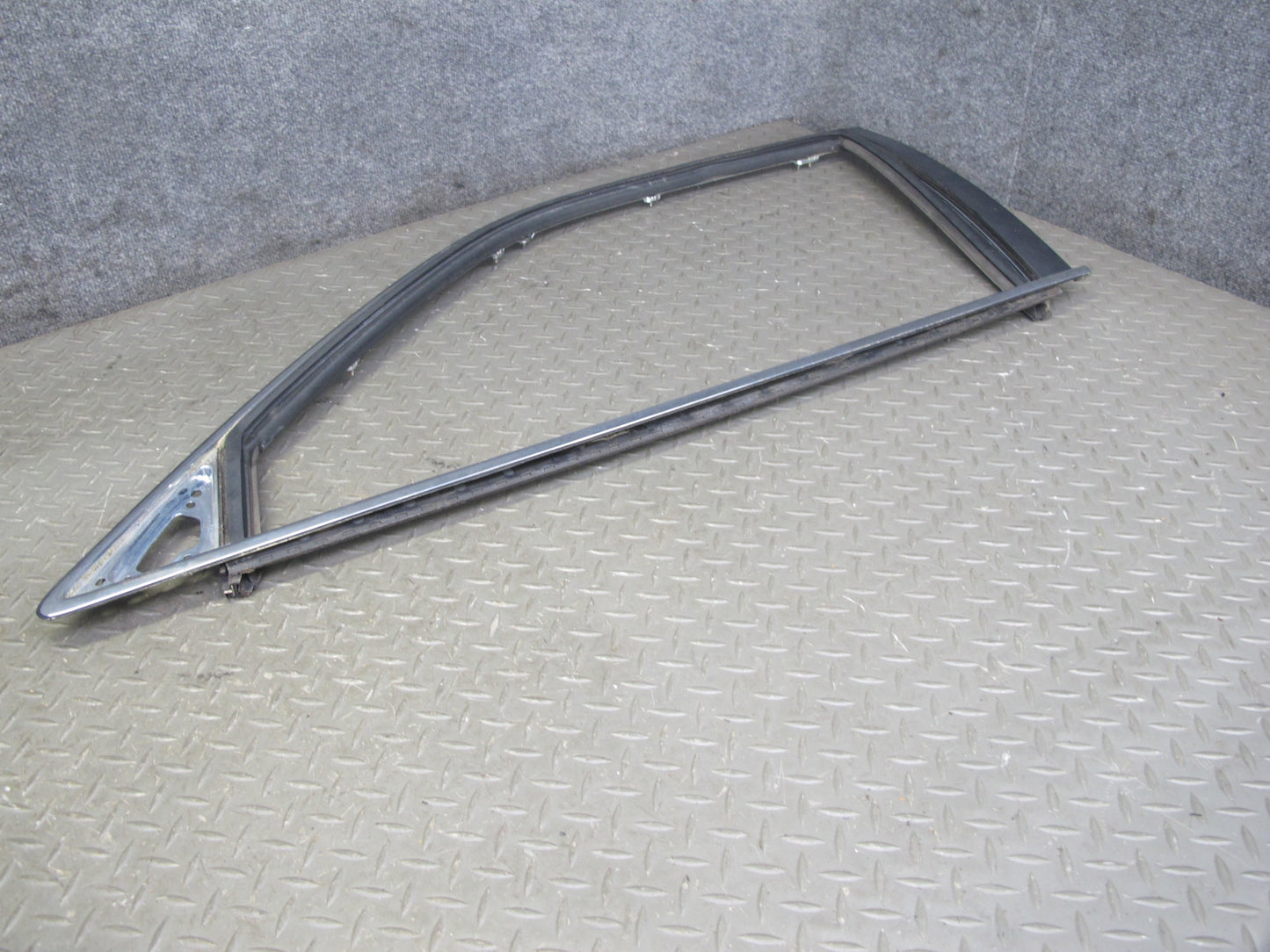 95-00 Lexus UCF20L LS400 Set of 2 Front Door Window Frame Trim Molding OEM