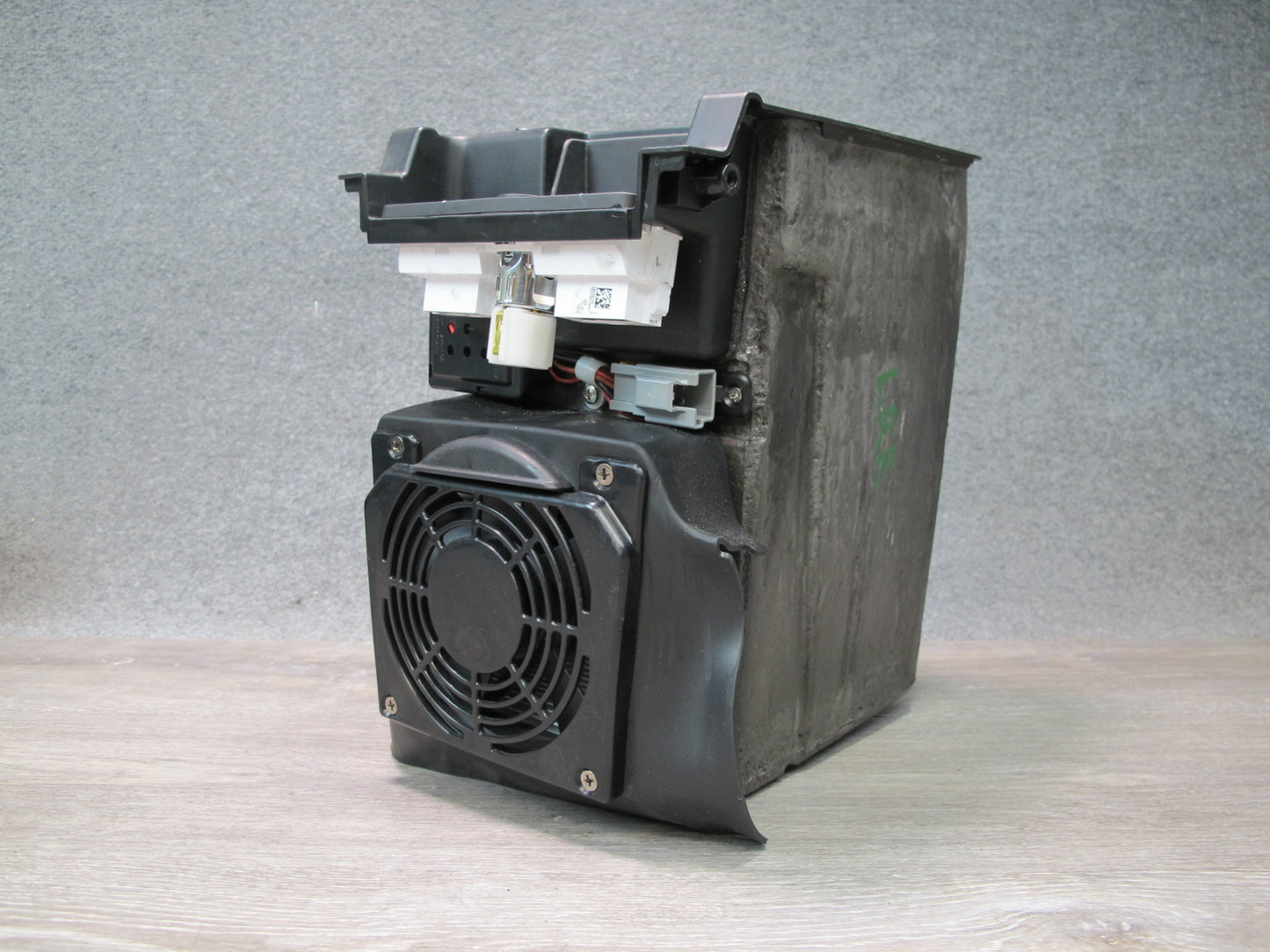 2013-2022 Land Range Rover L405 Center Console Fridge