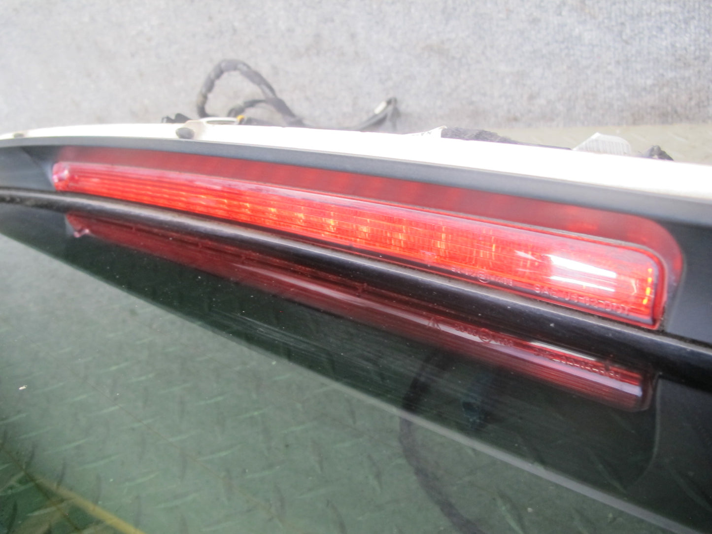 2003-2006 Porsche Cayenne 955 Rear Trunk Lid Hatch Tailgate Glass Window Panel