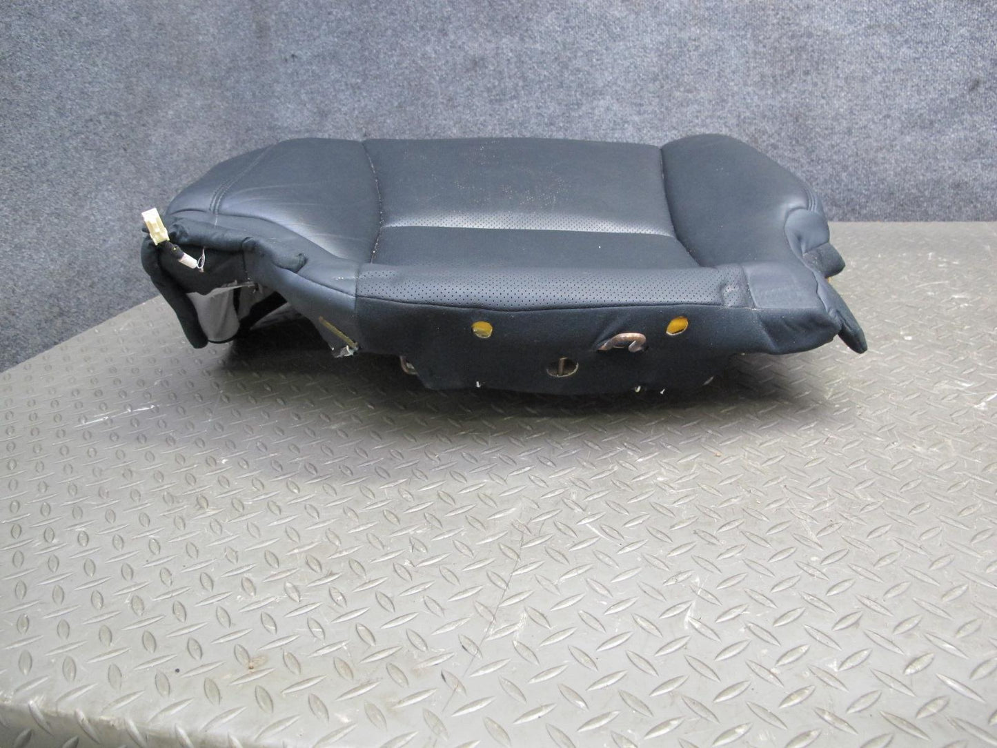 07-08 Lexus LS600h LS460 Rear Left Leather Seat Lower Cushion Black OEM
