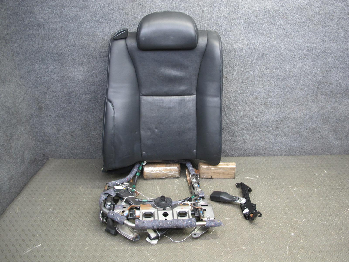 2008 Lexus LS600h Rear Right Leather Seat Upper Cushion Black w Adjust Frame OEM