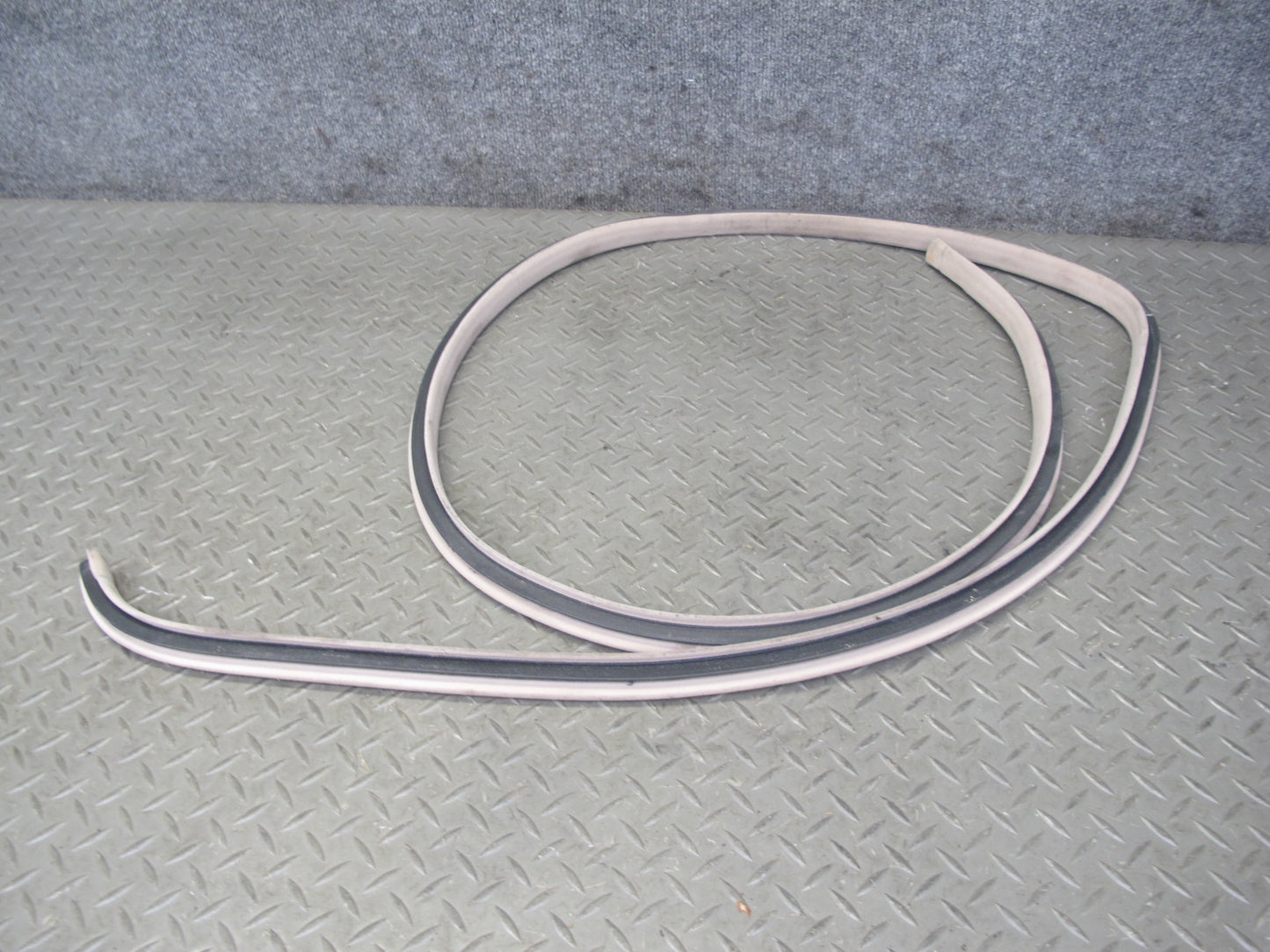 95-00 Lexus UCF20L LS400 Set of 4 Front & Rear Door Weatherstrip Seal Ivory OEM