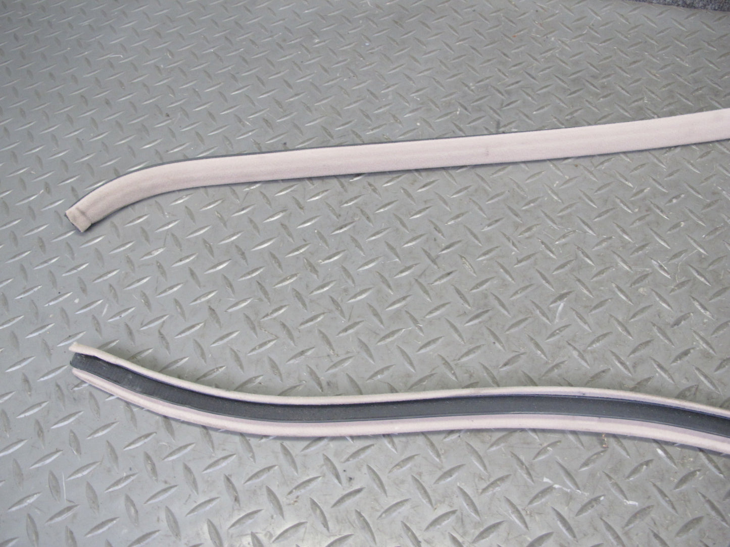 95-00 Lexus UCF20L LS400 Set of 4 Front & Rear Door Weatherstrip Seal Ivory OEM