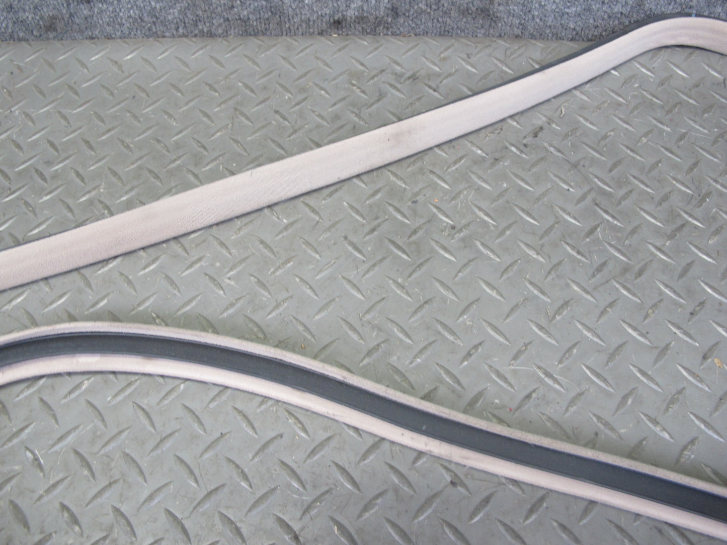 95-00 Lexus UCF20L LS400 Set of 4 Front & Rear Door Weatherstrip Seal Ivory OEM