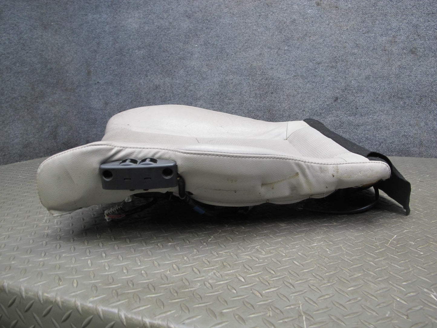 07-08 Nissan 350Z Conv Front Right Seat Lower Cushion Leather Gray w Module OEM