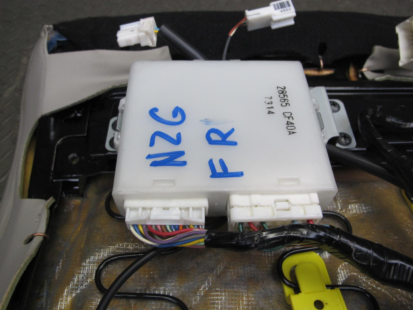 07-08 Nissan 350Z Conv Front Right Seat Lower Cushion Leather Gray w Module OEM