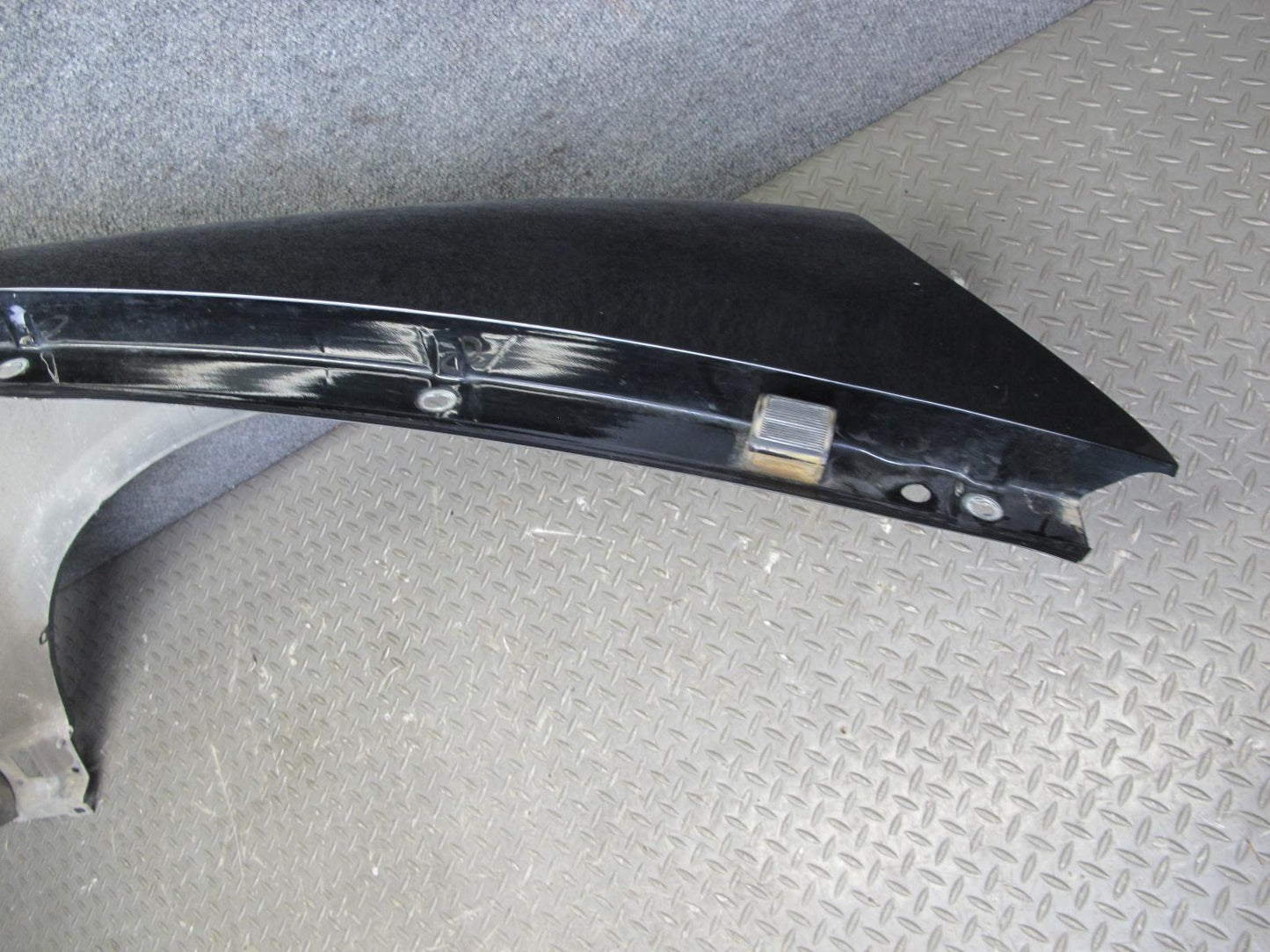 2003-2006 Porsche Cayenne 955 Front Left Fender Shell Cover Panel