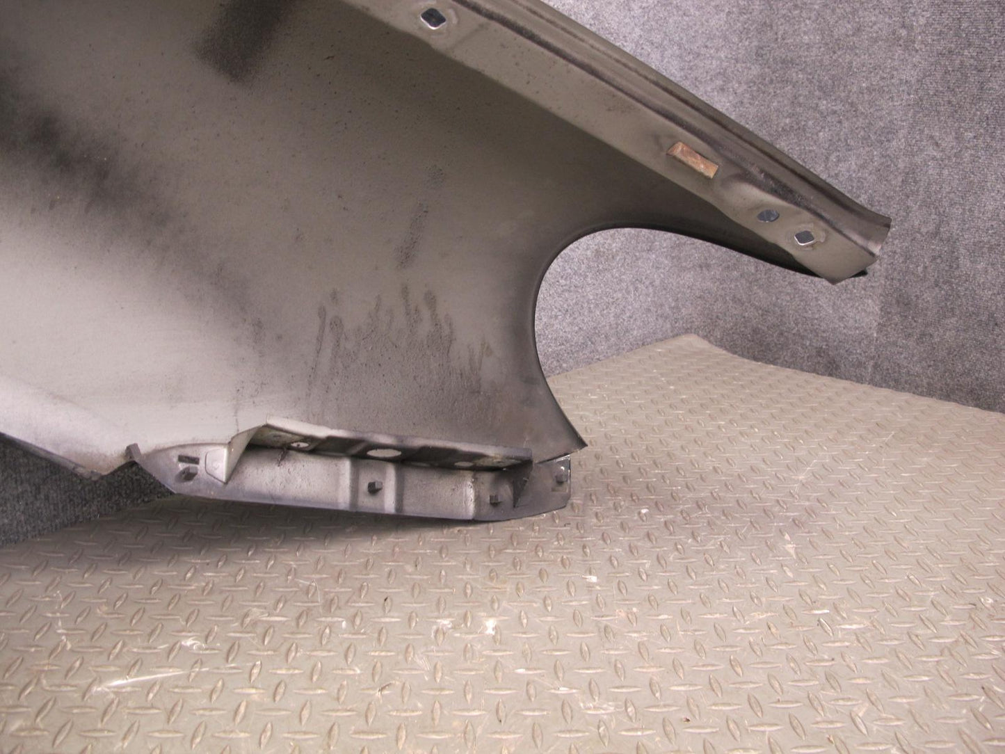 2003-2006 Porsche Cayenne 955 Front Left Fender Shell Cover Panel