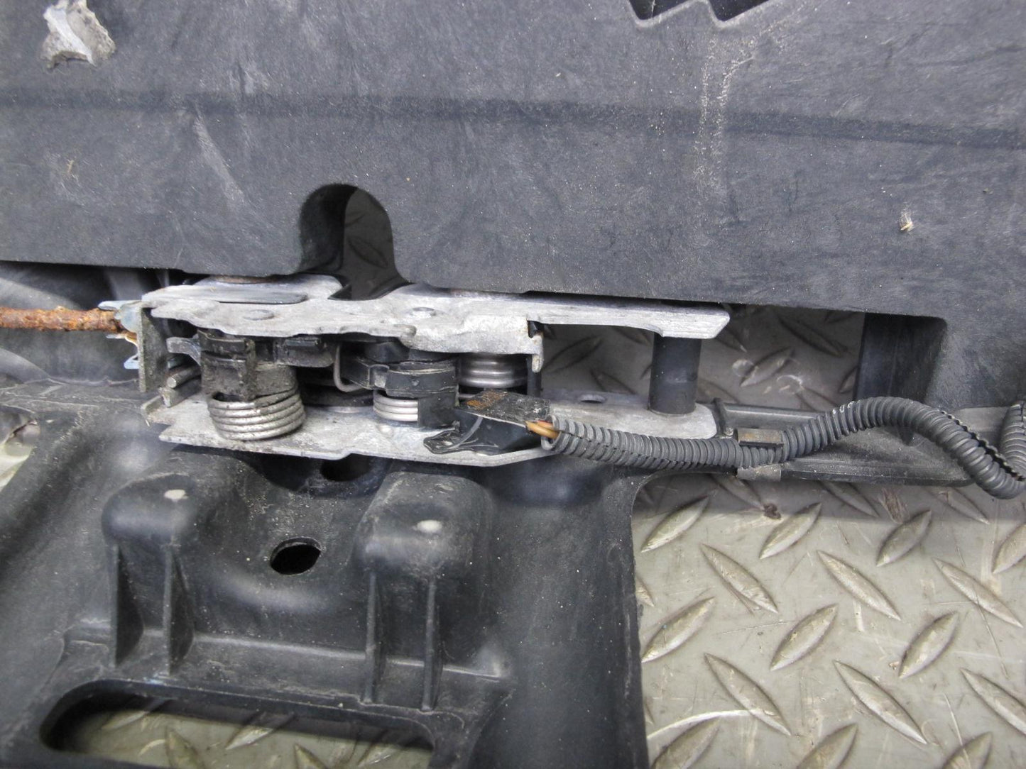 06-09 VW Golf R32 GTI MK5 Front Panel Radiator Core Support Carrier OEM