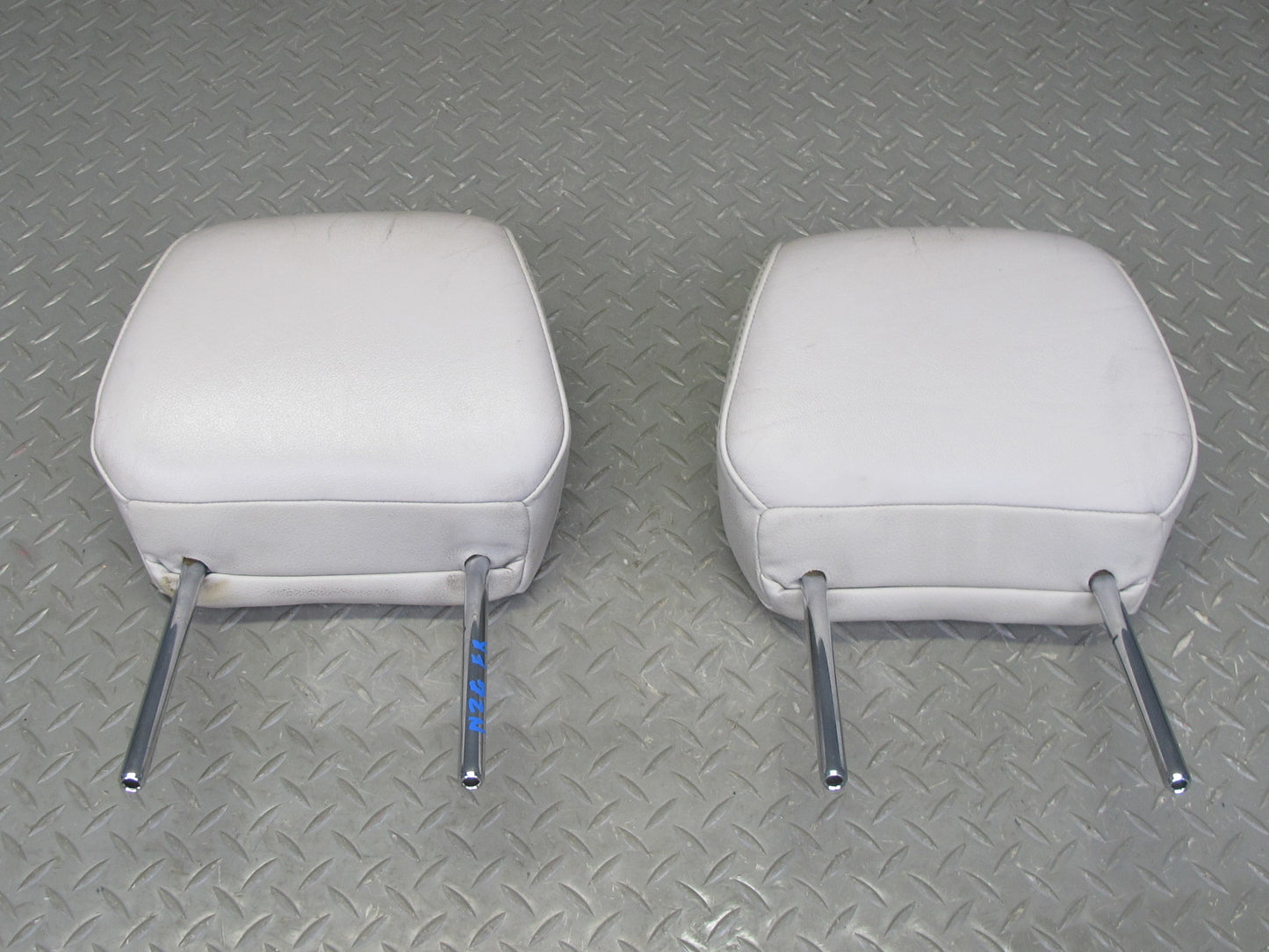 07-09 Nissan 350Z Z33 Conv Set of 2 Front Left & Right Leather Headrest Gray OEM
