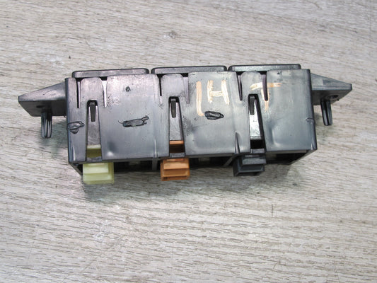 2003 -2007 Hummer H2 Dash Center Traction Control & TOW Haul Switch 15192440