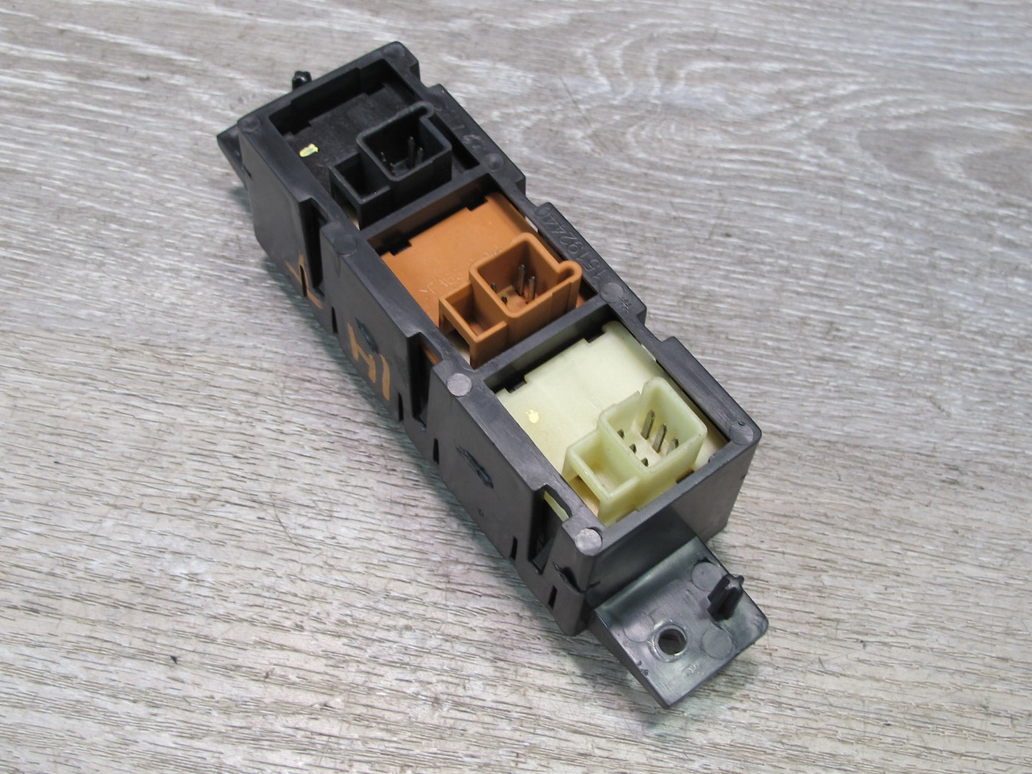 2003 -2007 Hummer H2 Dash Center Traction Control & TOW Haul Switch 15192440