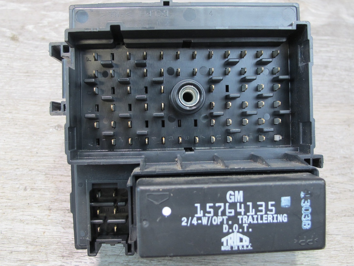 2003-2007 Hummer H2 Under Dash Interior Fuse Relay Box 15058033