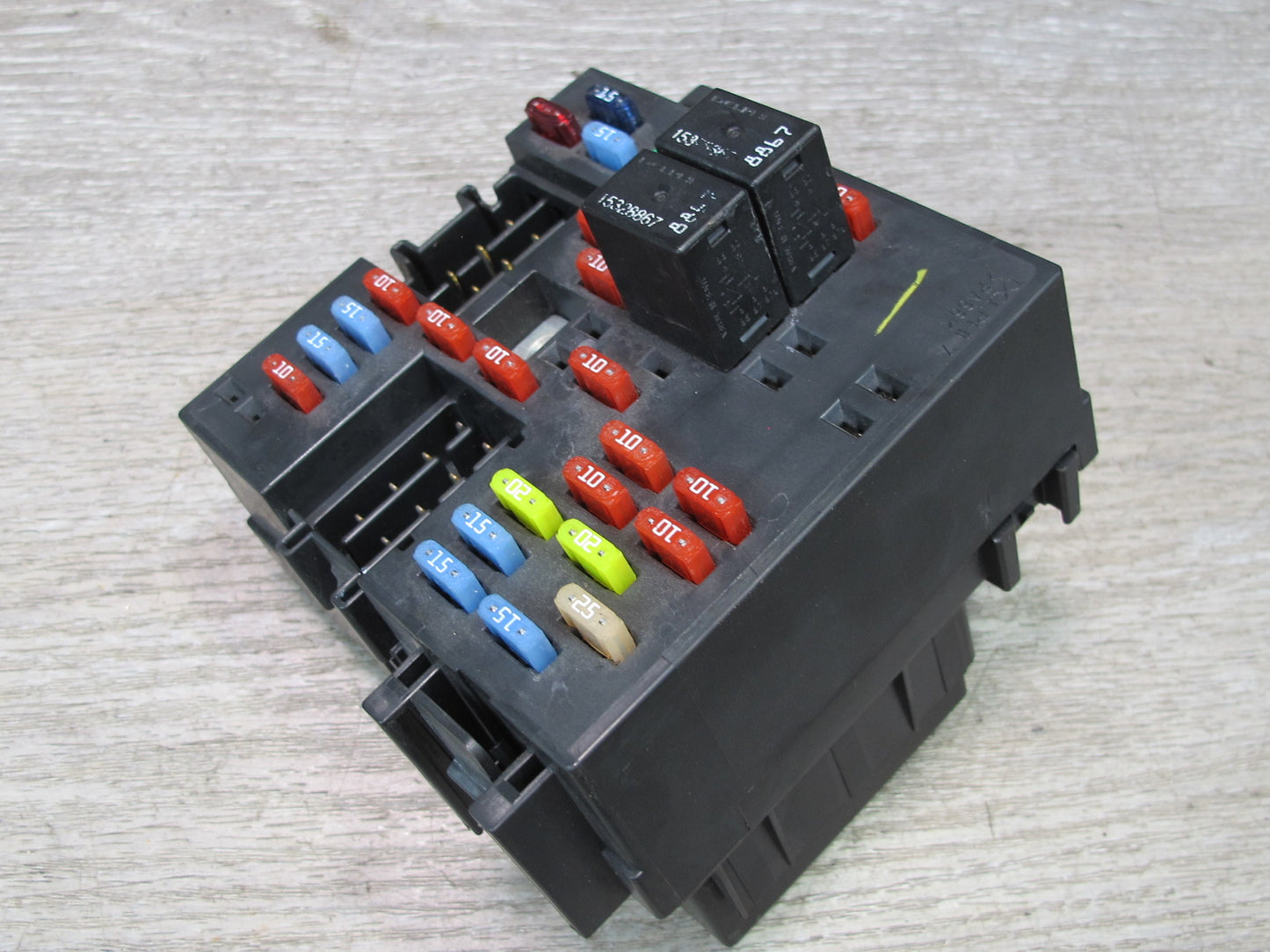 2003-2007 Hummer H2 Under Dash Interior Fuse Relay Box 15058033