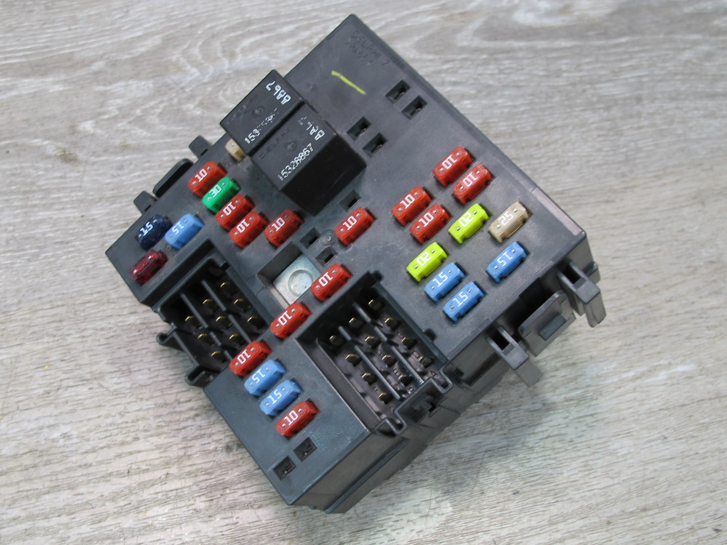 2003-2007 Hummer H2 Under Dash Interior Fuse Relay Box 15058033