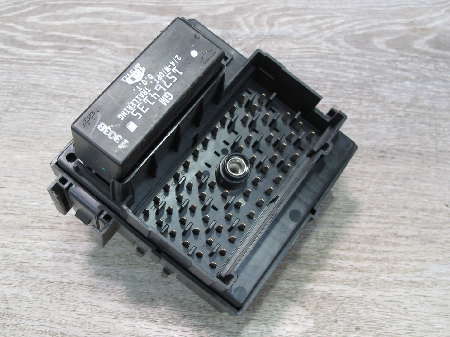 2003-2007 Hummer H2 Under Dash Interior Fuse Relay Box 15058033