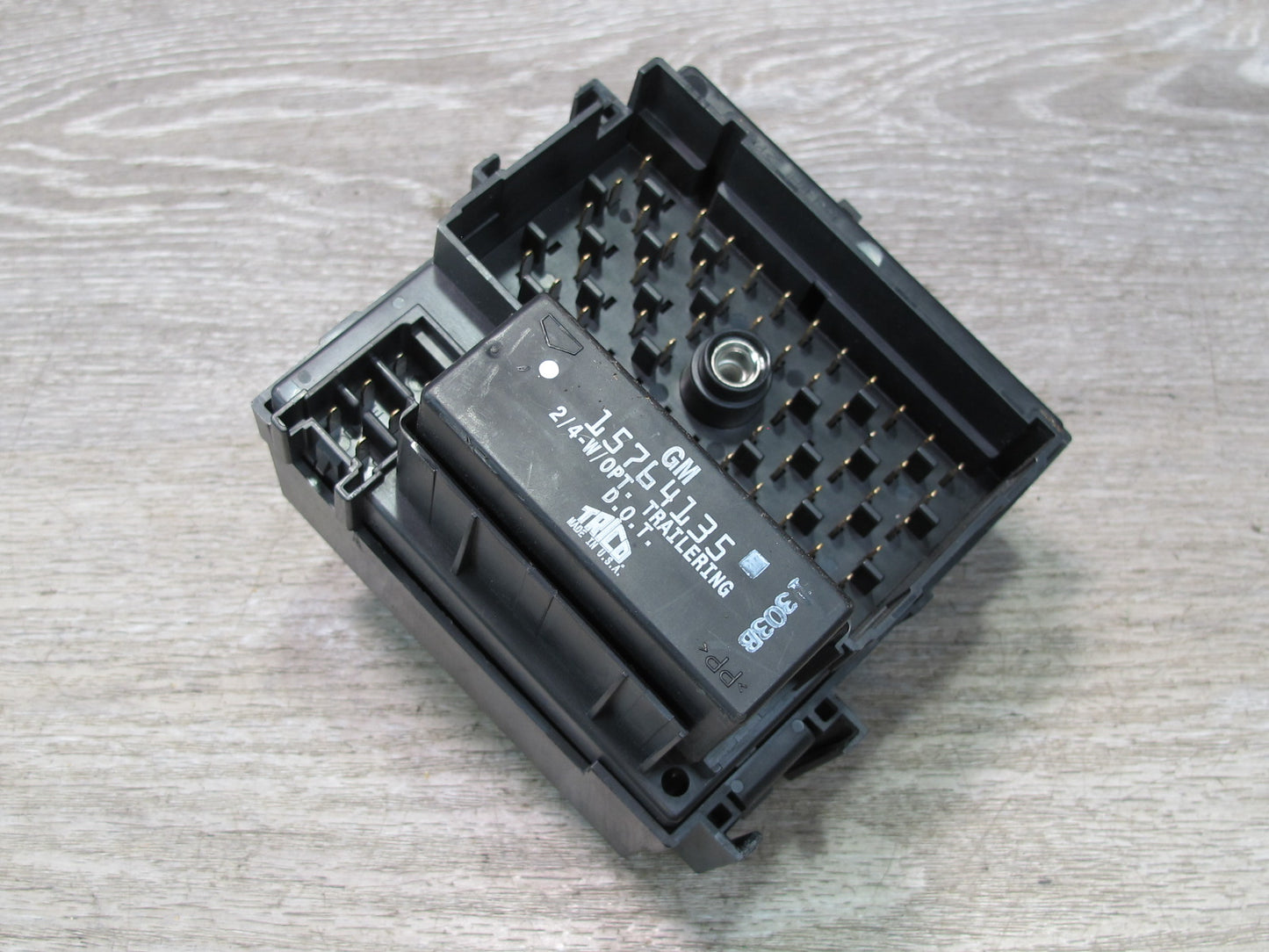 2003-2007 Hummer H2 Under Dash Interior Fuse Relay Box 15058033