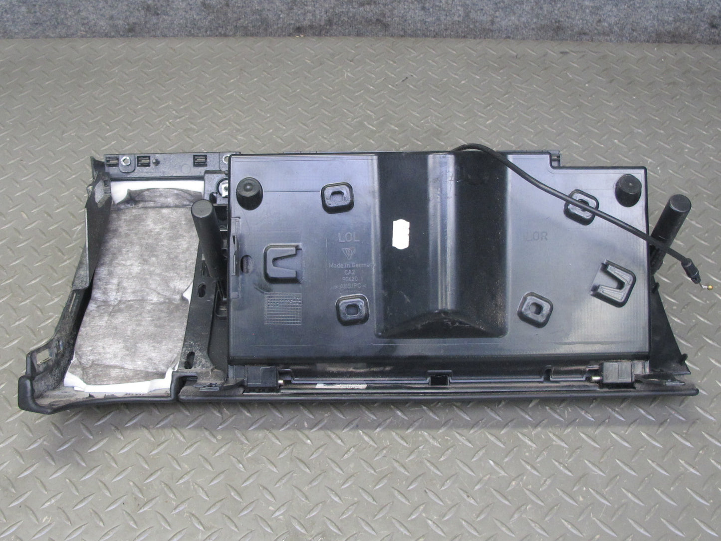 2003-2010 Porsche Cayenne 955 Dash Glove Box Compartment Storage