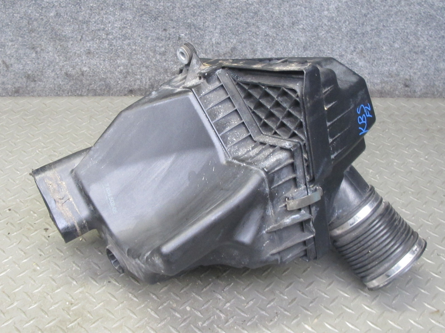 2006-2010 BMW E63 E64 M5 M6 Left Air Intake Cleaner Filter Box Assembly 7834502