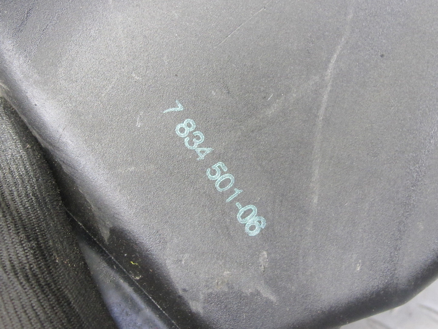 2006-2010 BMW E63 E64 M5 M6 Right Air Intake Cleaner Filter Box Assembly 7834501